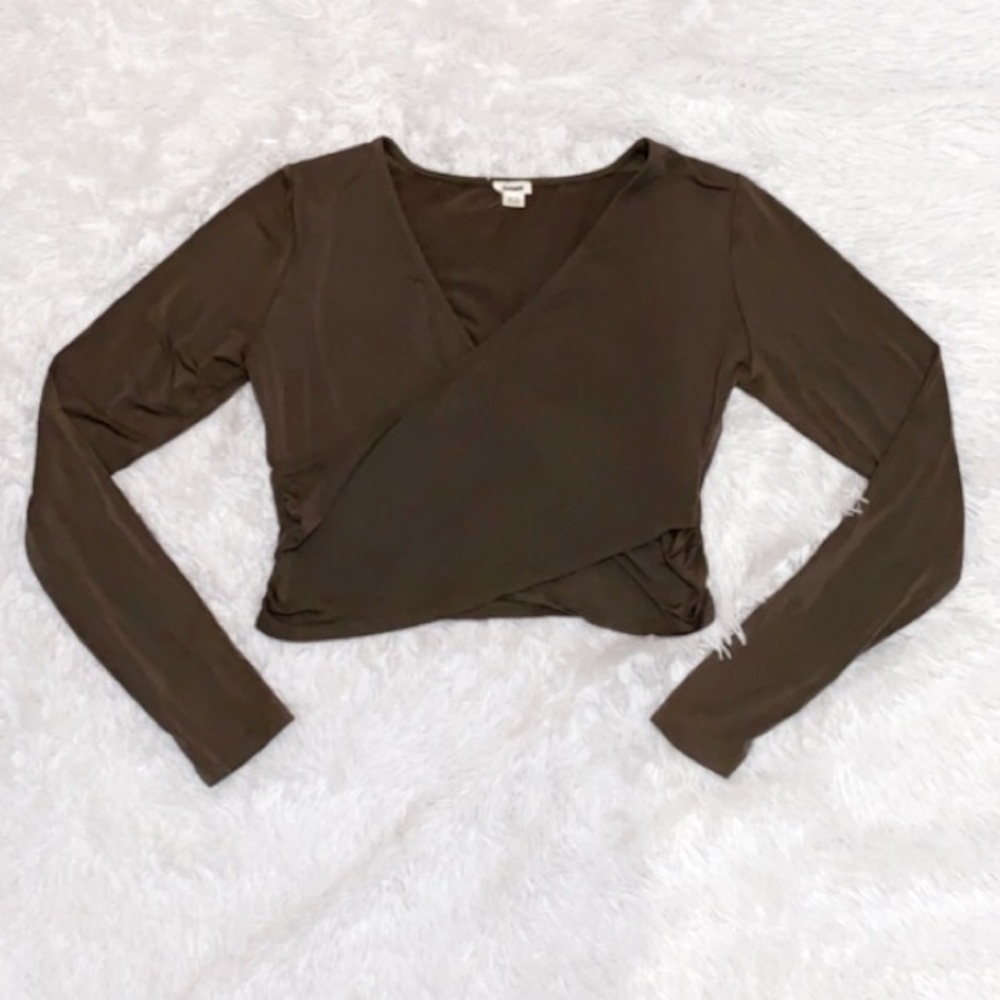 COPY - GARAGE green crossed front long sleeve top